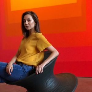 Meet your Posher, Leslie